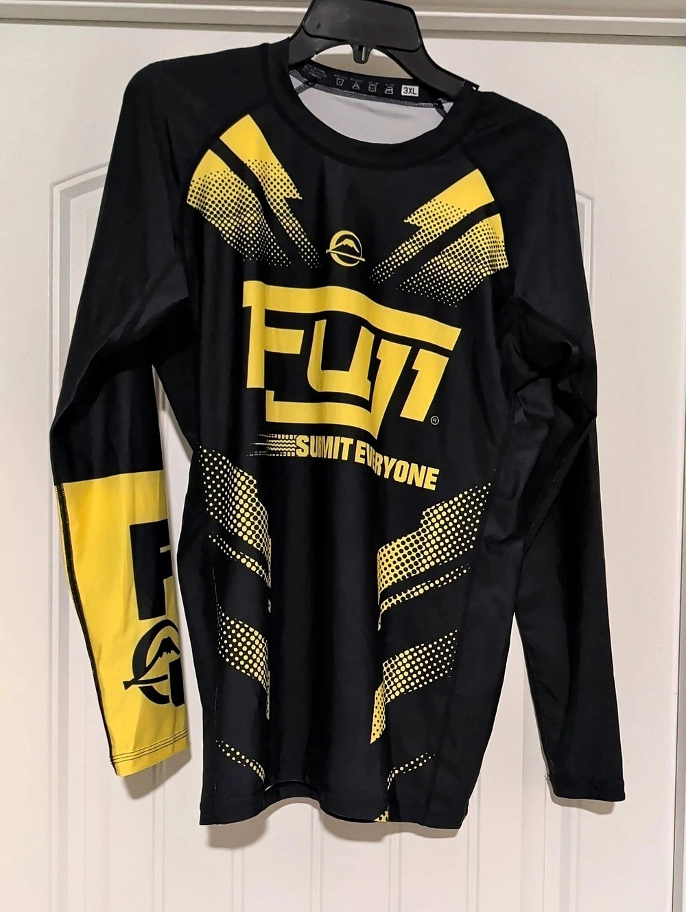 FUJI Men's Black & Yellow 3XL Rash Guard Like New